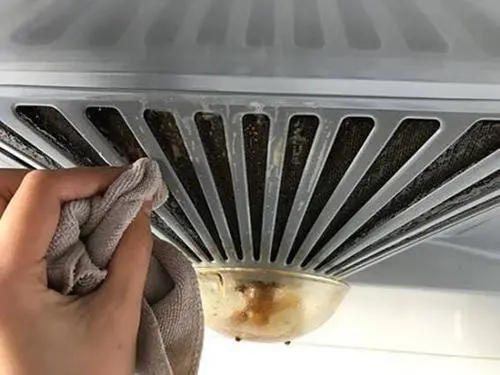 油烟机清洗不用拆，保洁阿姨推荐的去污妙招，快速简单又高效