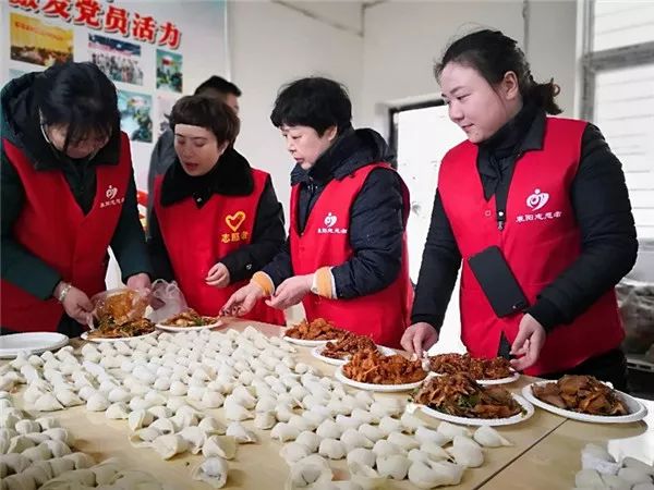 襄阳人用爱心和暖意点亮春节，传递人间温情